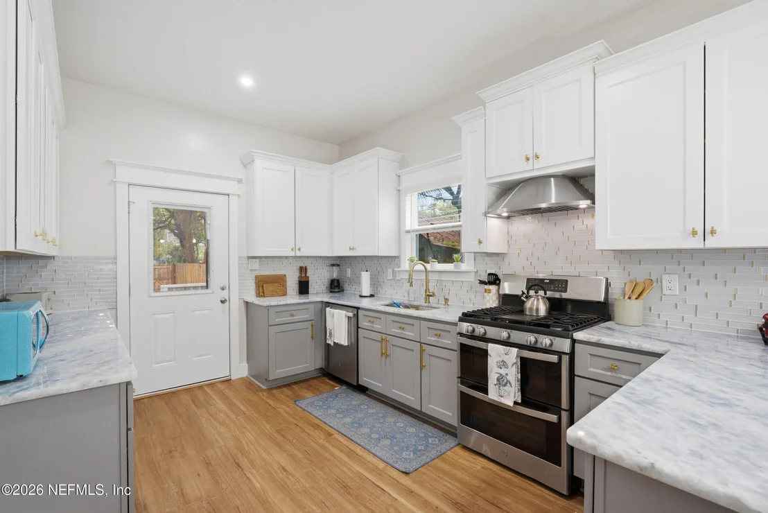 Photo of 1217 WALNUT Street