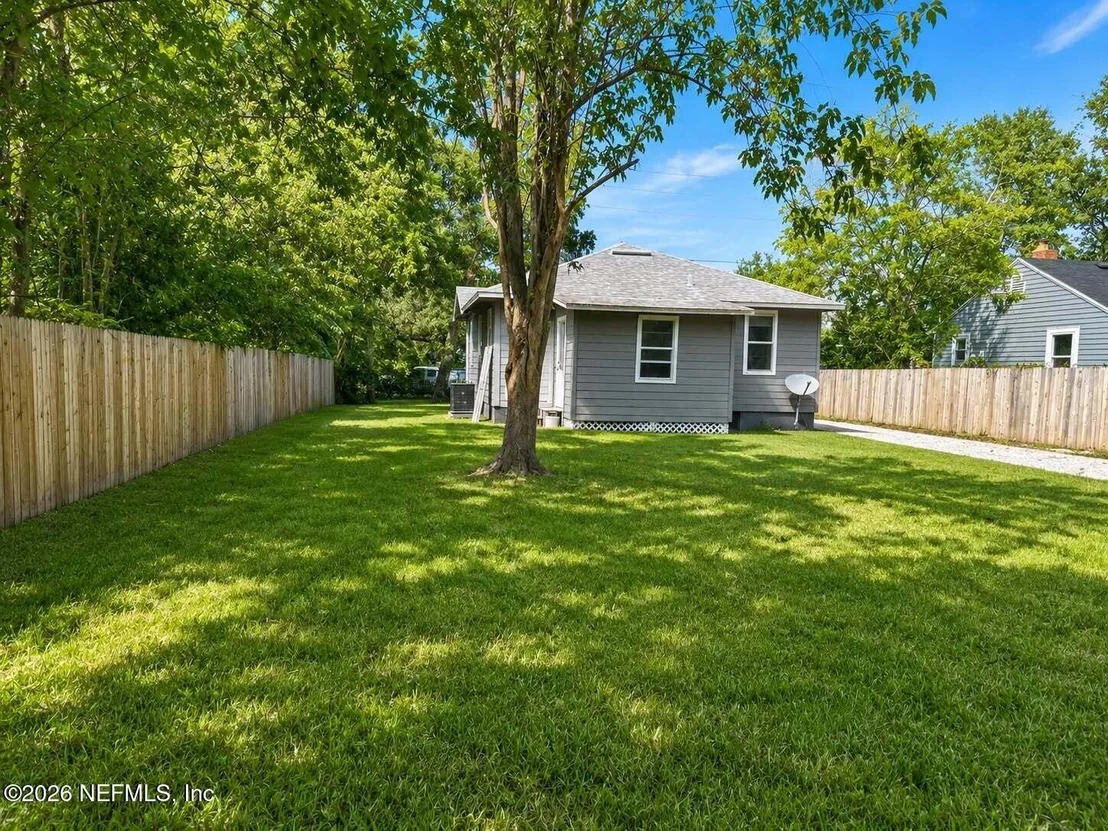 Photo of 2860 WICKWIRE Street