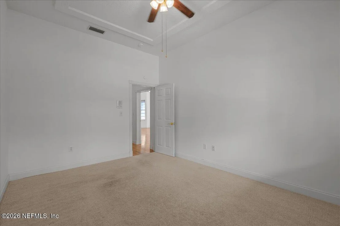Photo of 533 W RIVER Road