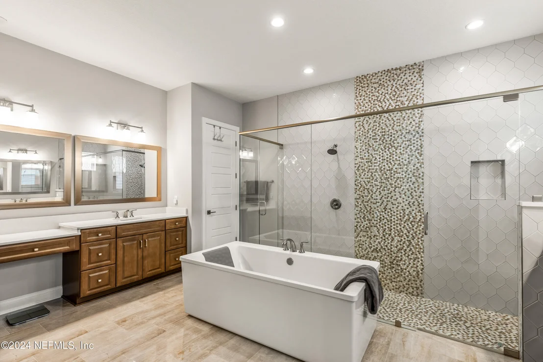 Photo of 10511 SILVERBROOK Trail