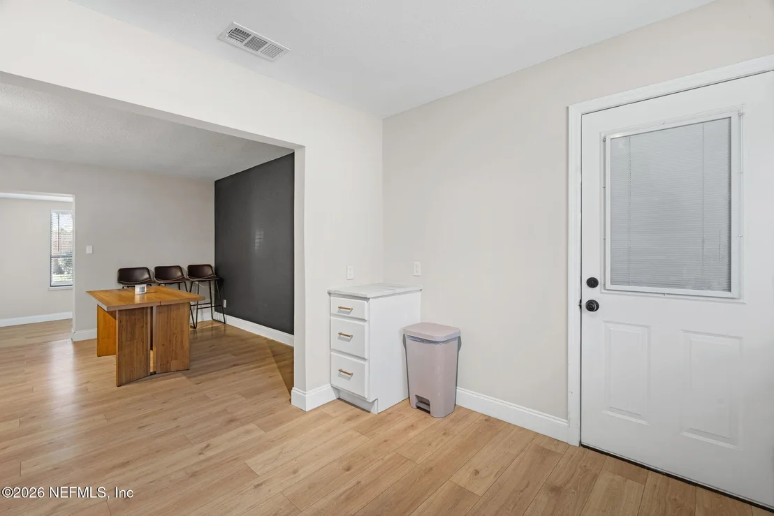 Photo of 926 NIGHTINGALE Road