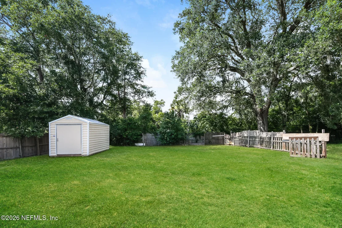Photo of 8251 VERMANTH Road
