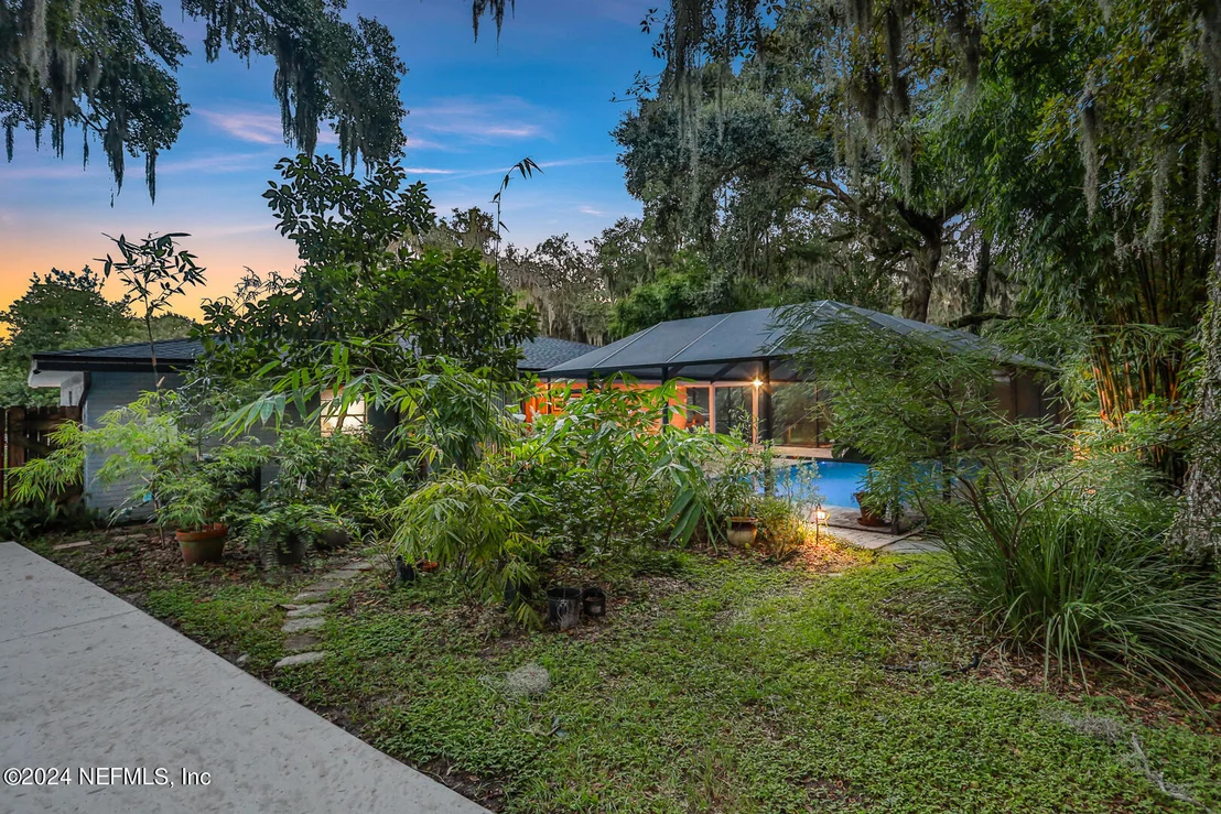 Photo of 6468 RIVER POINT Drive