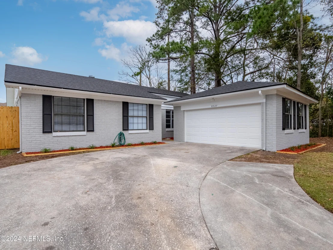 Photo of 8327 POINTER Drive N