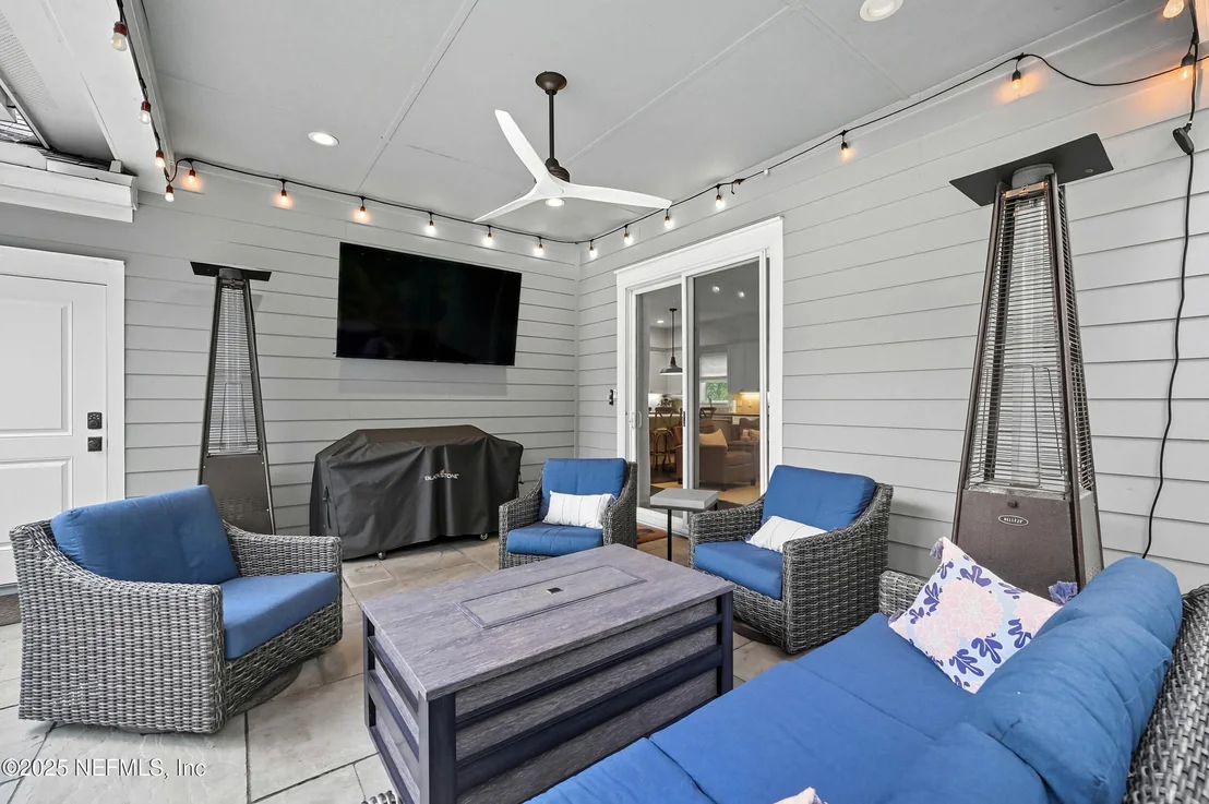 Photo of 951 PARADISE Circle