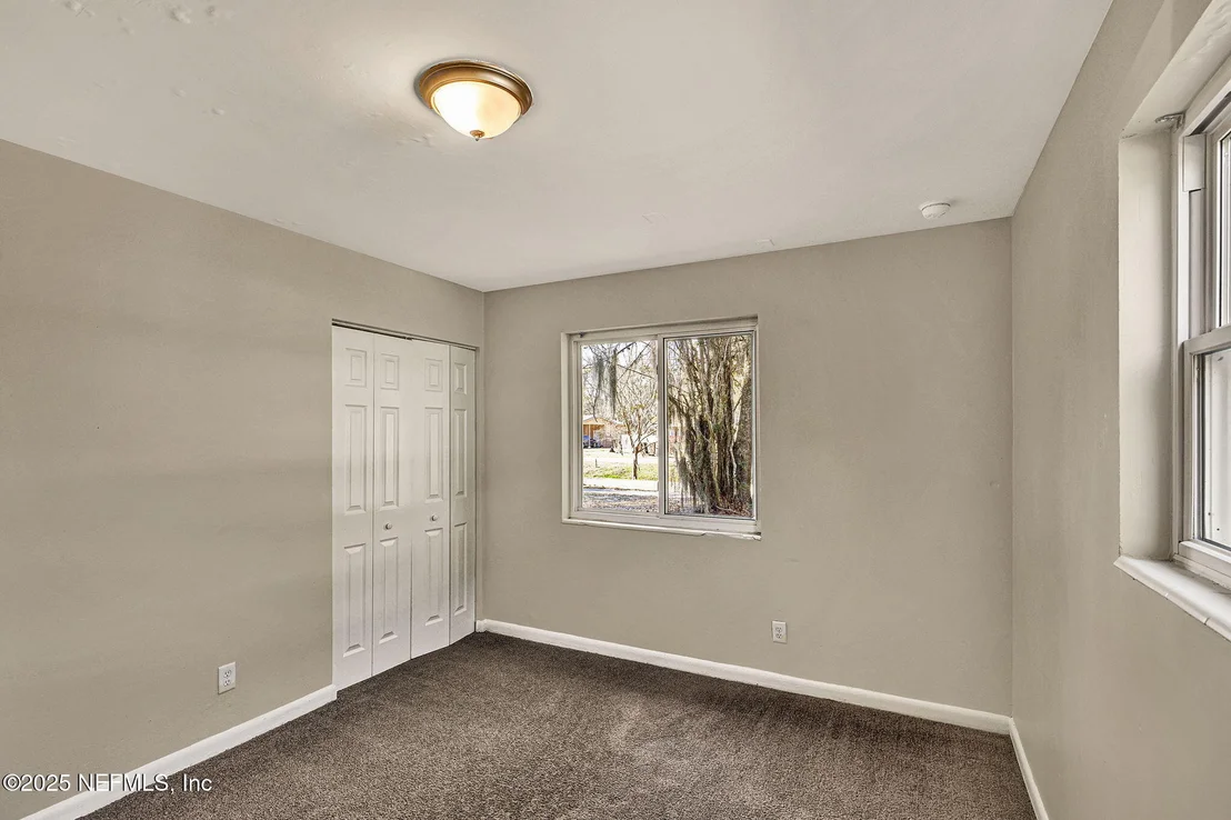 Photo of 8947 SIBBALD Road