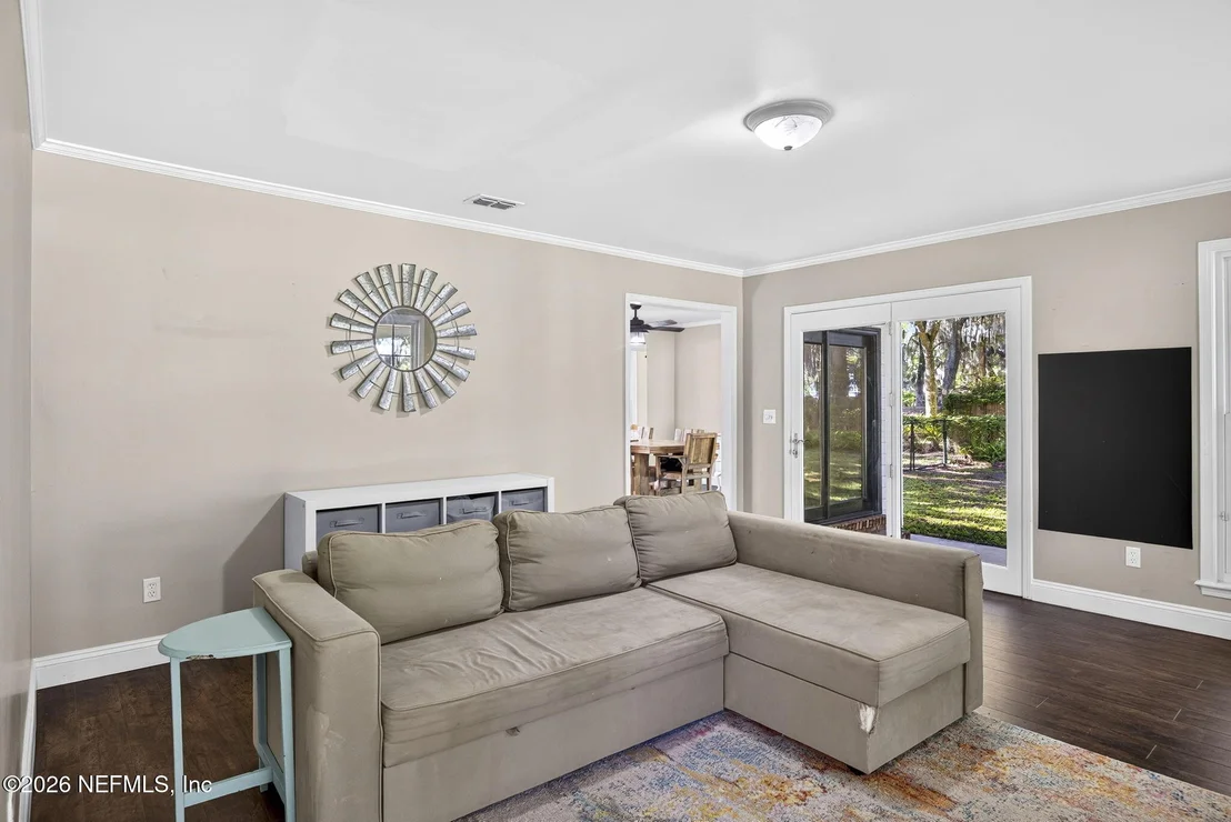 Photo of 8221 FOREST Court