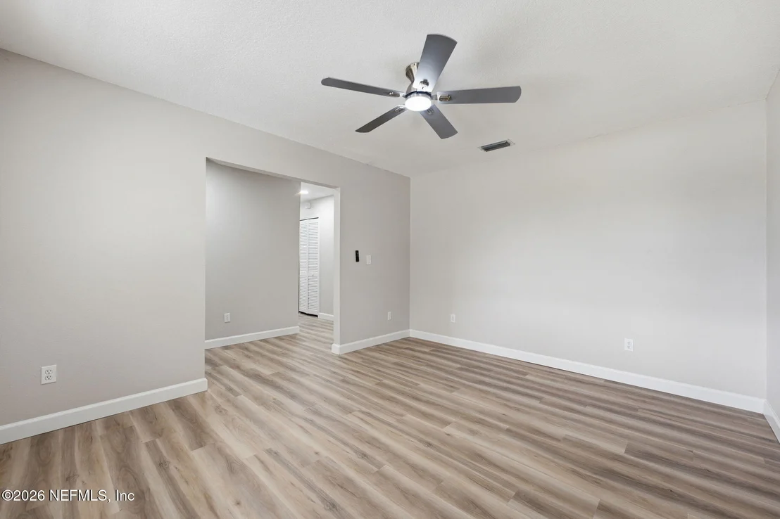 Photo of 6638 CHAMPLAIN Road