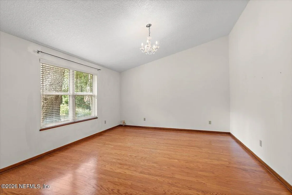 Photo of 1902 N SHERRY Drive N