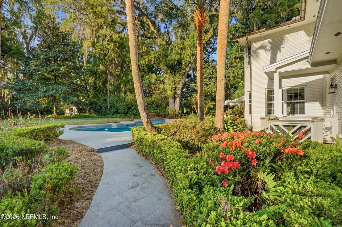 Photo of 2682 FOREST Circle