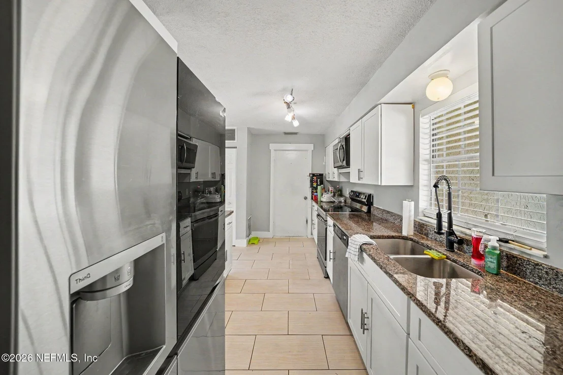 Photo of 1180 BALFOUR Drive