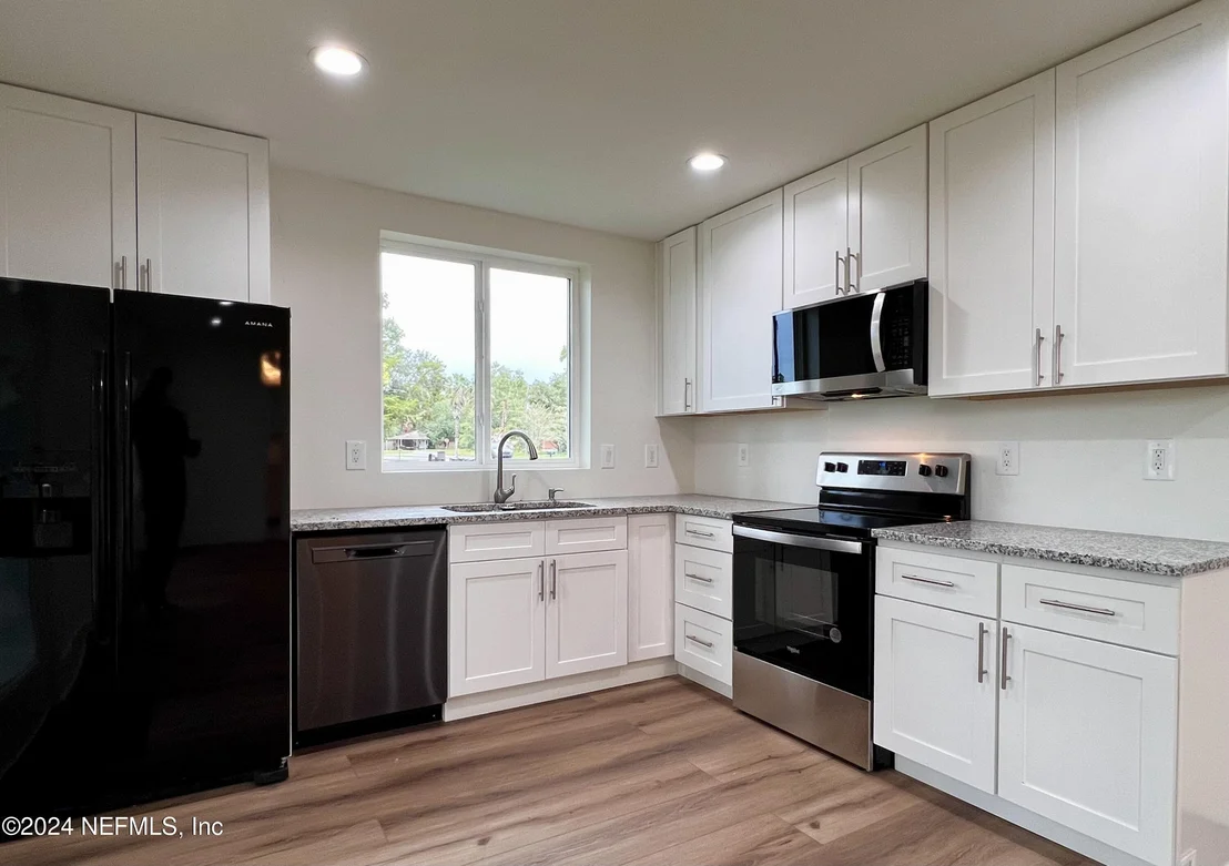 Photo of 9672 SIBBALD Road
