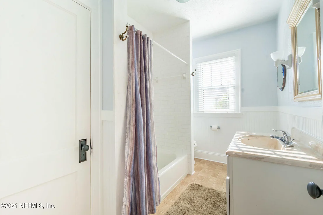 Photo of 4443 BEVERLY Avenue