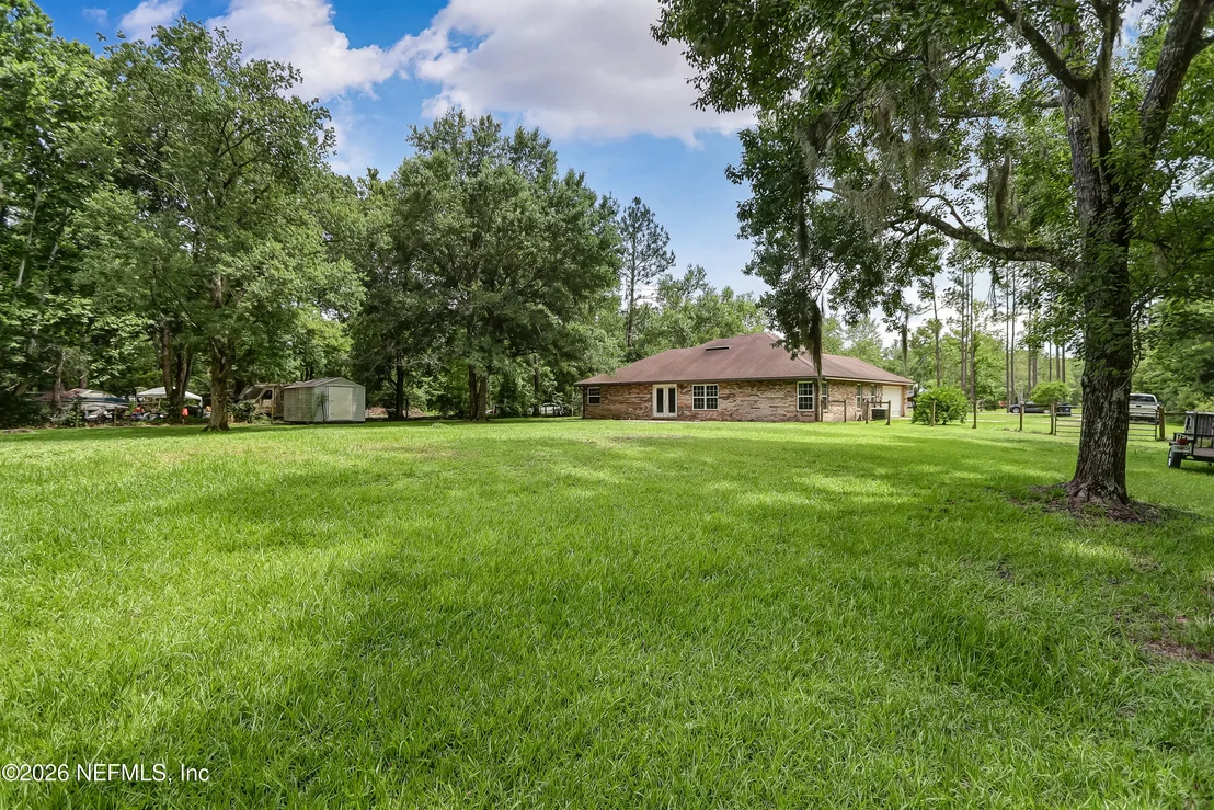 Photo of 44629 WOODLAND Circle