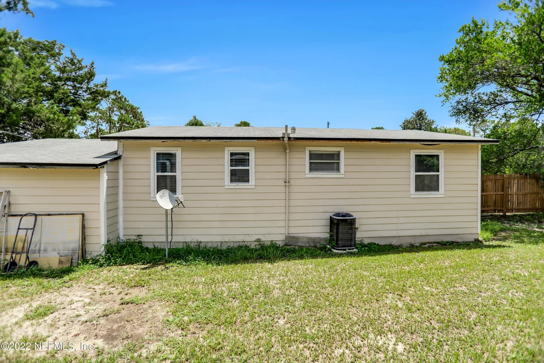 Photo of 2448 DAVIS Road