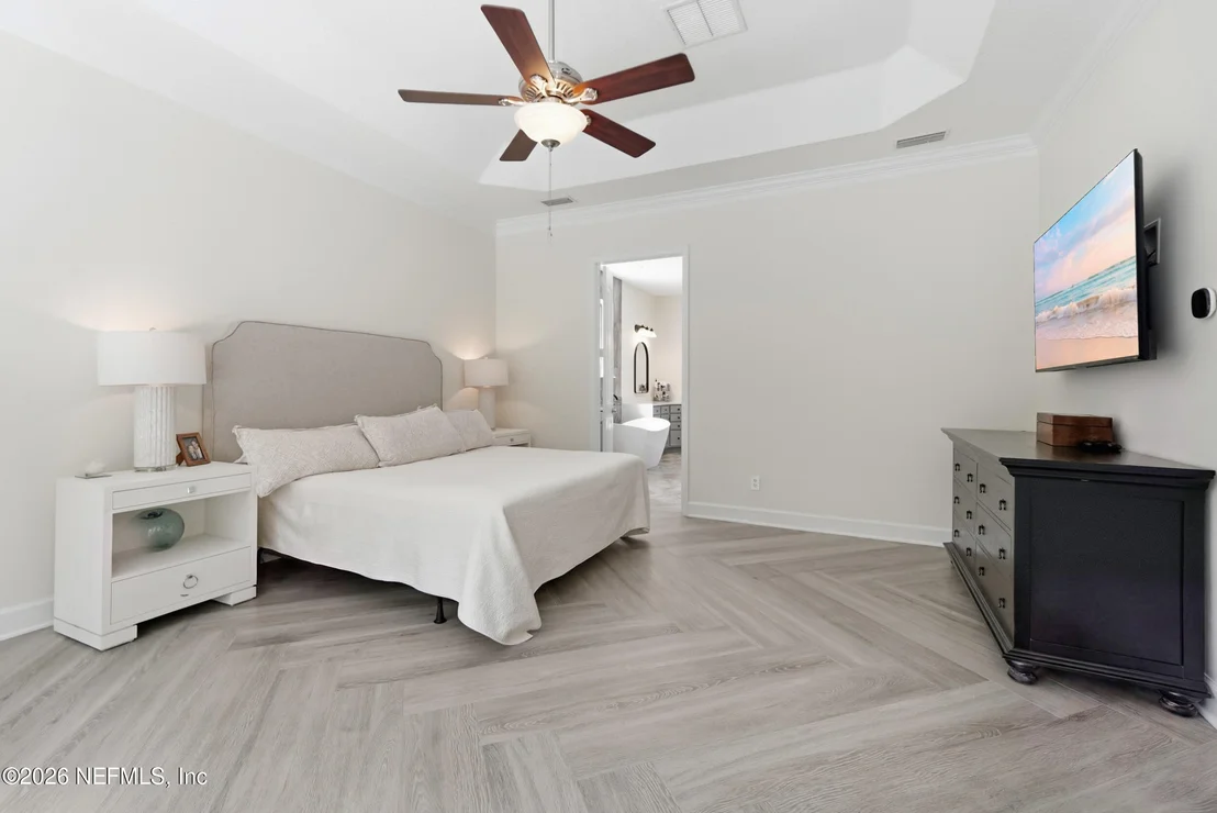 Photo of 804 STELLING Court