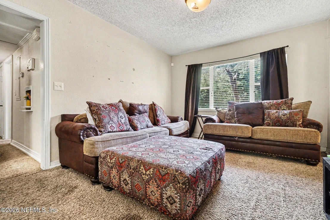 Photo of 527 OGLETHORPE Road