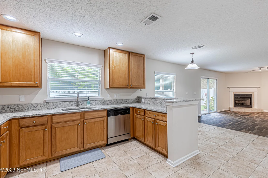 Photo of 1047 MOOSEHEAD Drive