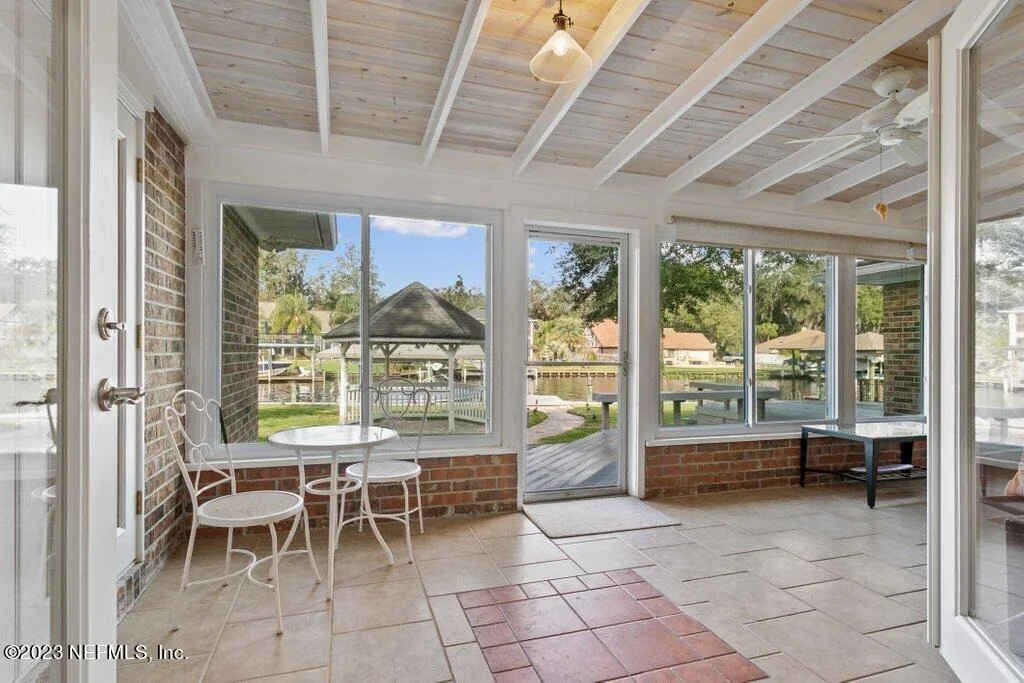Photo of 241 OAK Drive S