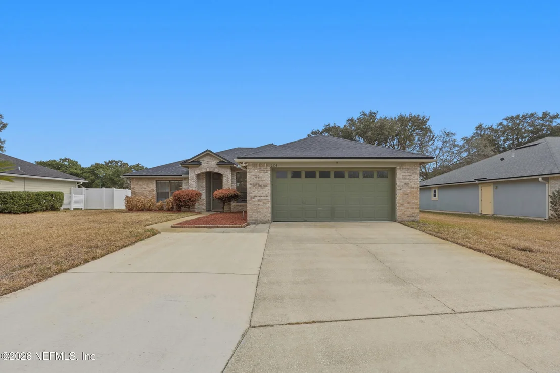 Photo of 2103 FOREST GATE Drive W