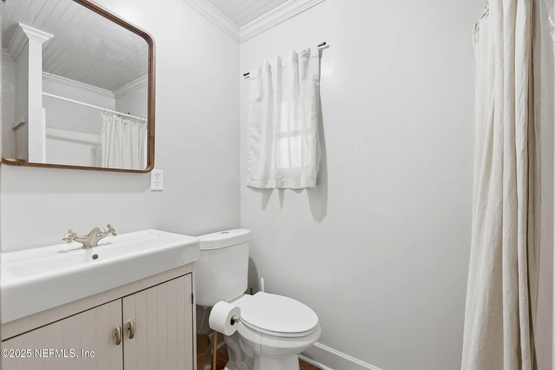 Photo of 1315 MAYFAIR Road