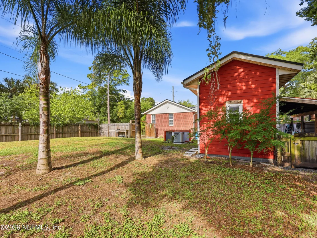 Photo of 2223 BAYVIEW Road