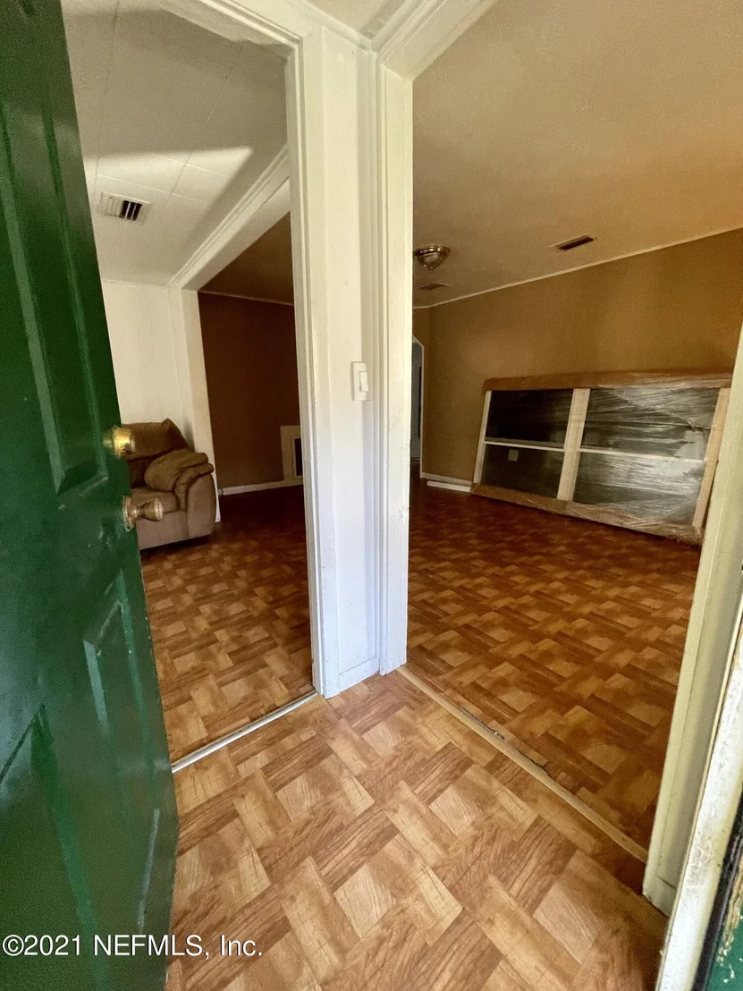 Photo of 7922 COCOA Avenue