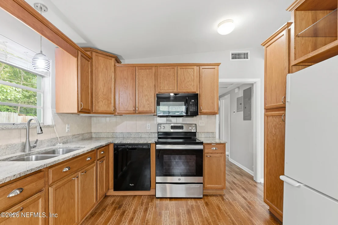 Photo of 6929 ROLLO Road