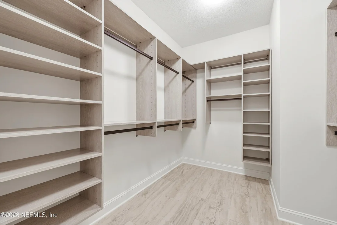 Photo of 382 SELOY Drive