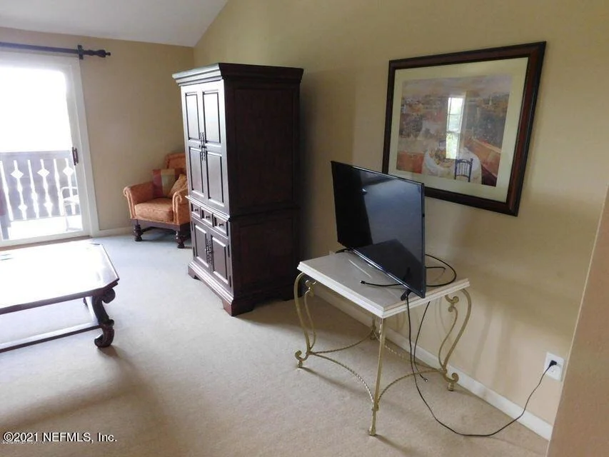 Photo of Unit 302 at 945 REGISTRY Boulevard