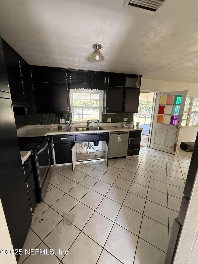 Photo of 5659 MAXINE Drive