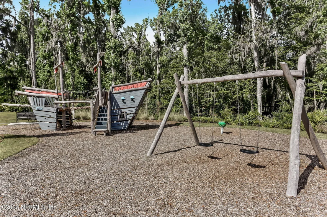 Photo of 225 CLOVERBROOK Road