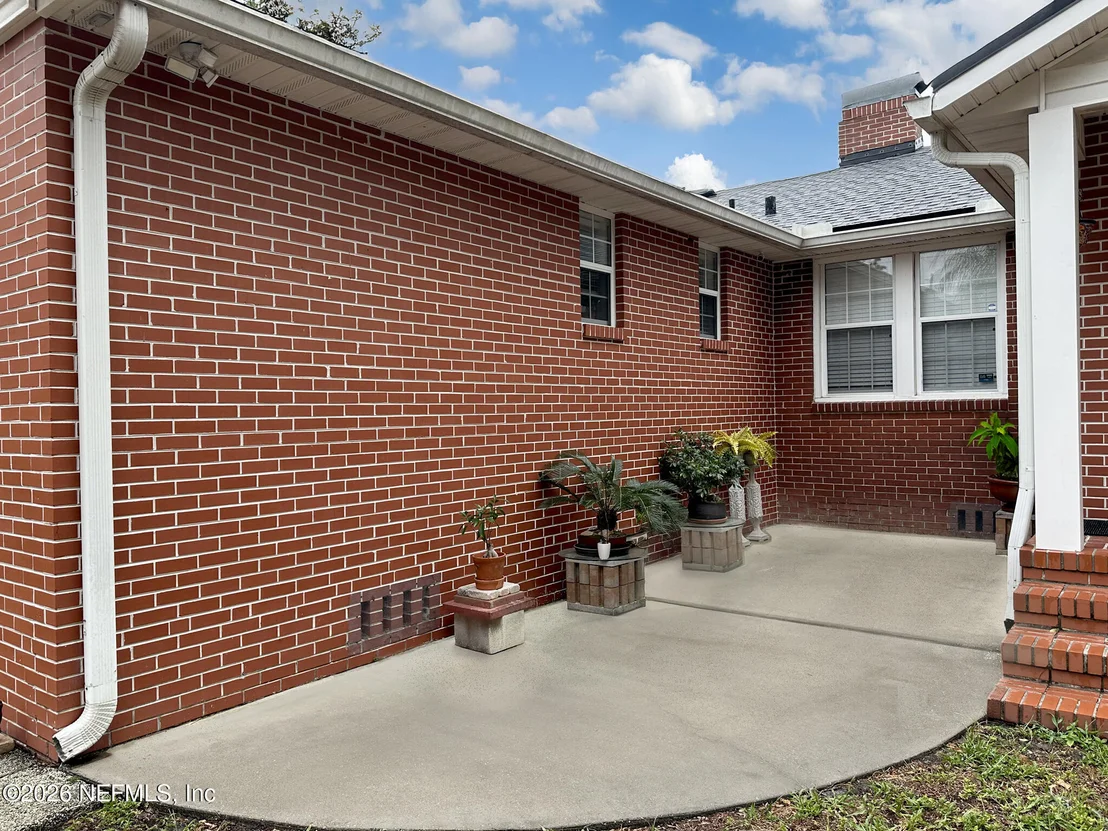Photo of 2223 BAYVIEW Road