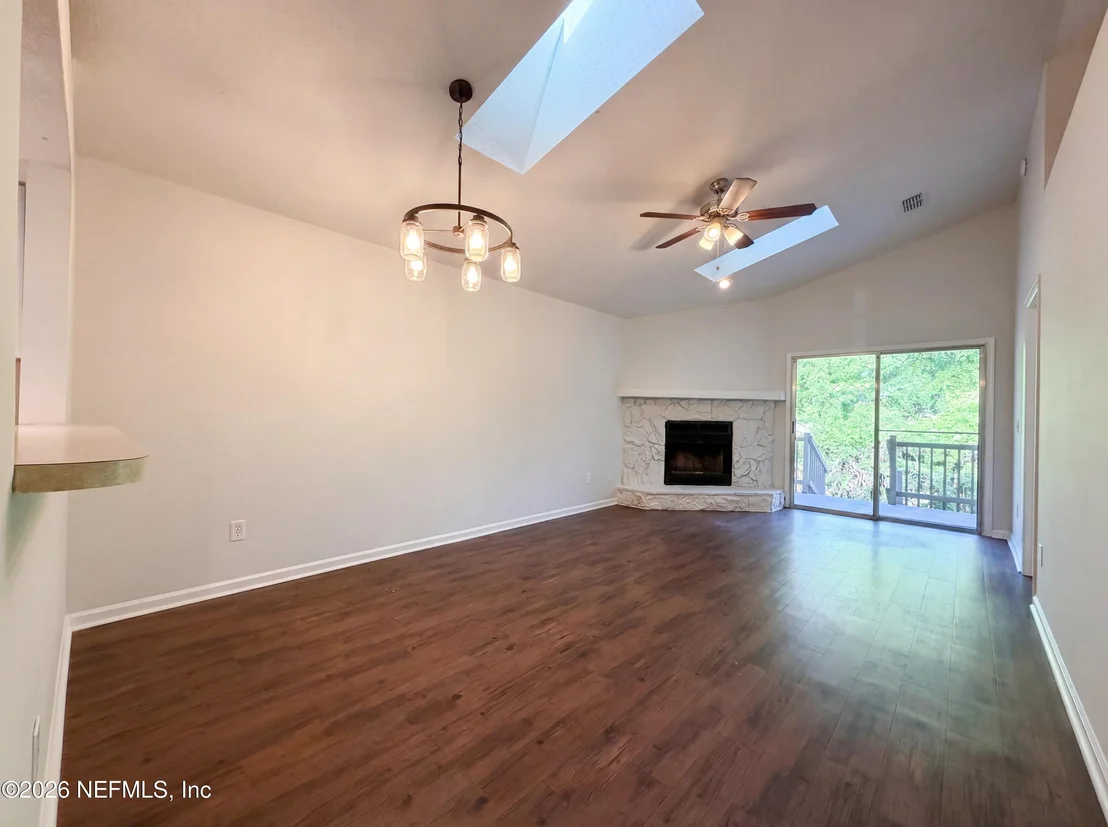 Photo of 2512 TOWNSQUARE Drive