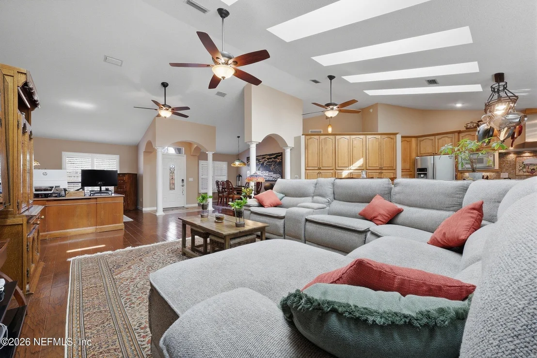 Photo of 225 PIZARRO Road
