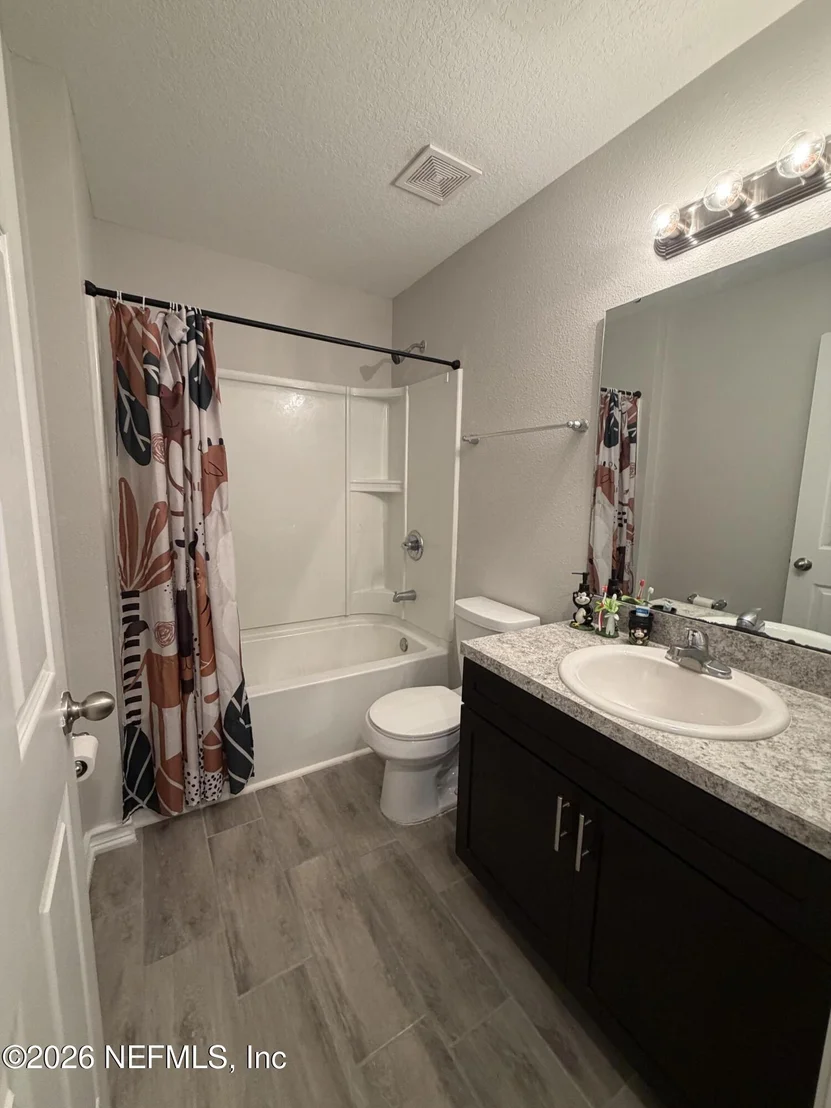 Photo of 11126 PINE Street