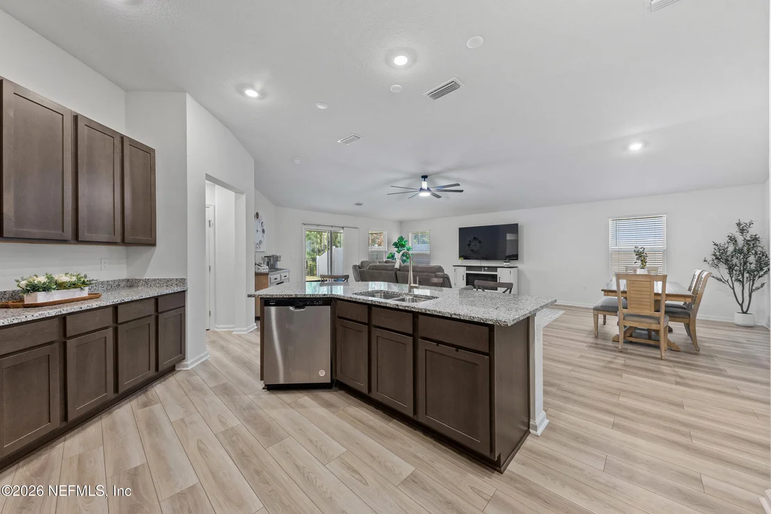 Photo of 11189 STAPLETON Drive