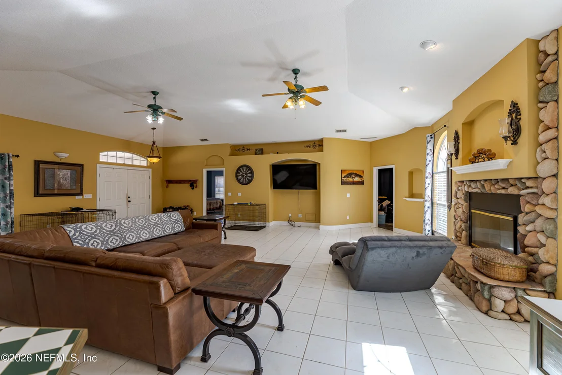 Photo of 8404 NESBITT Road