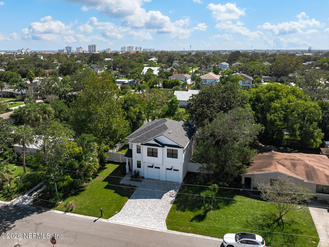 Photo of 904 BARBARA Lane
