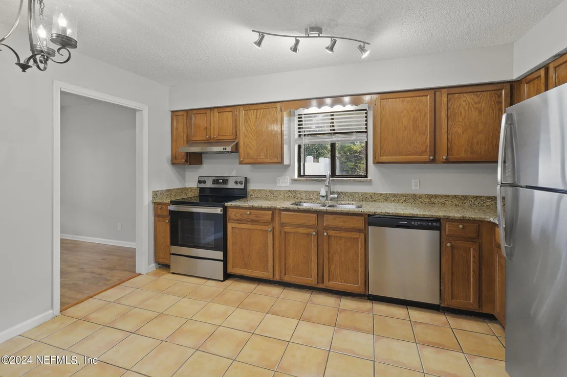 Photo of 10579 CASTLEBROOK Drive
