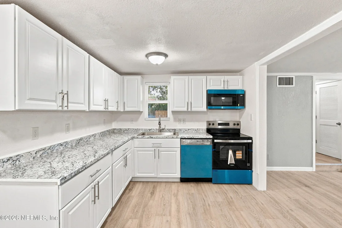 Photo of 3261 TIGER HOLE Road