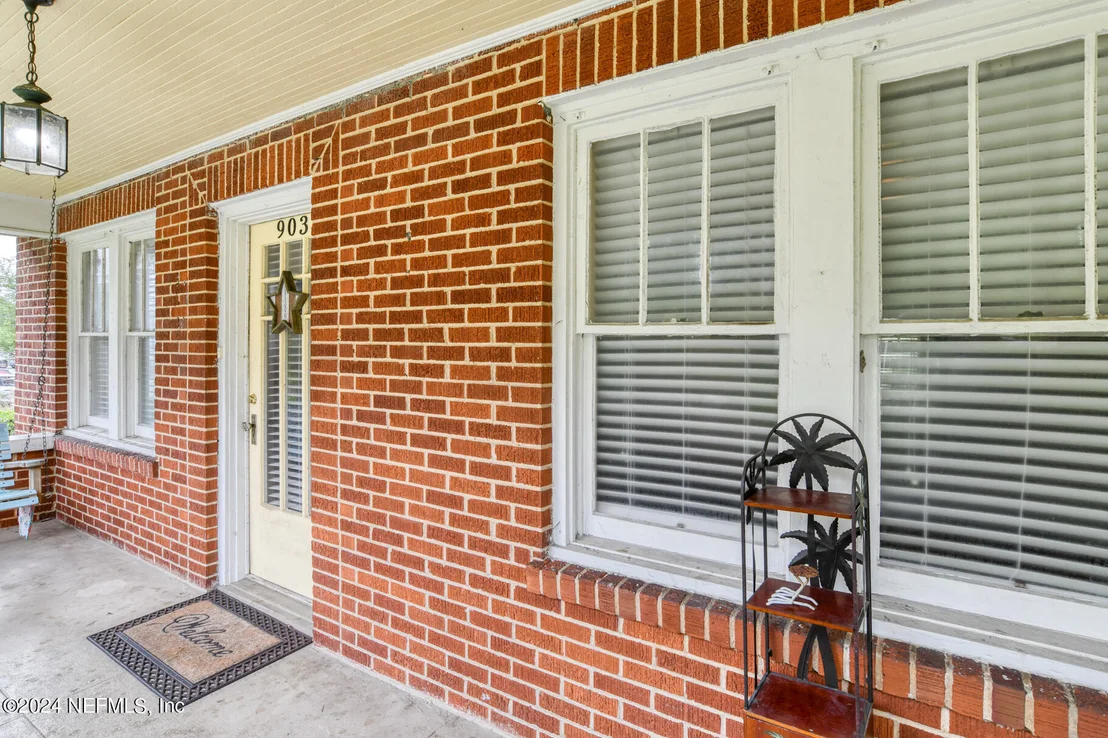 Photo of 903 TALBOT Avenue