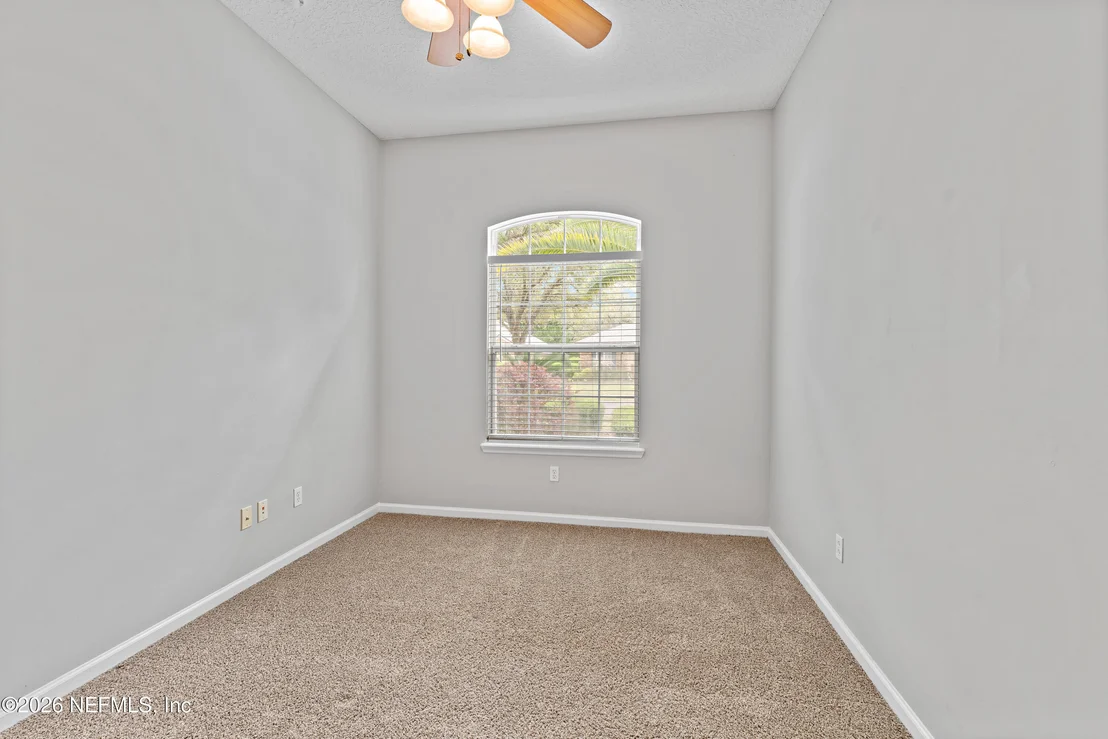 Photo of 153 OAK COMMON Avenue