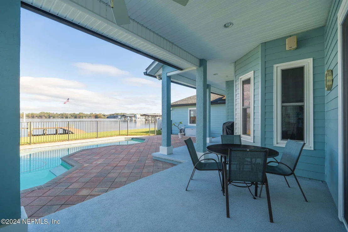 Photo of 487 CREIGHTON Road