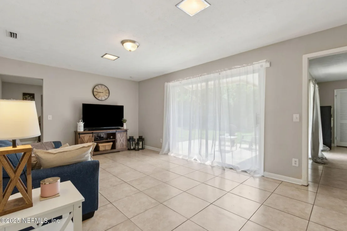 Photo of 2806 ANNETTE Circle