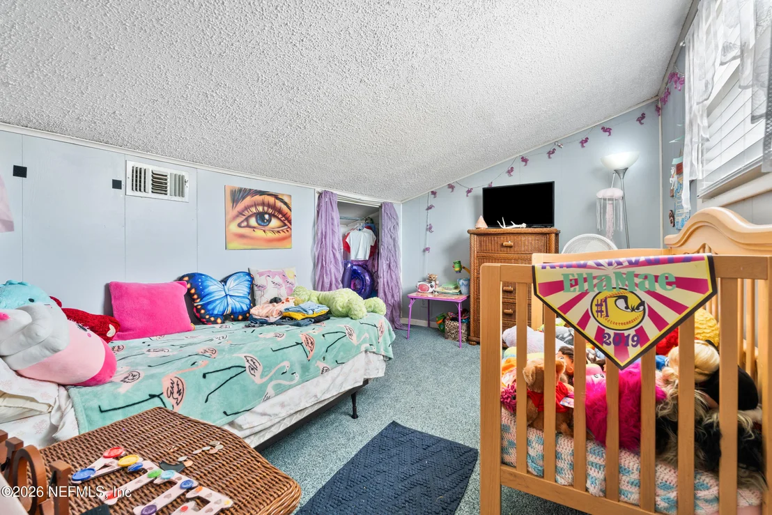 Photo of 5992 HECKSCHER Drive
