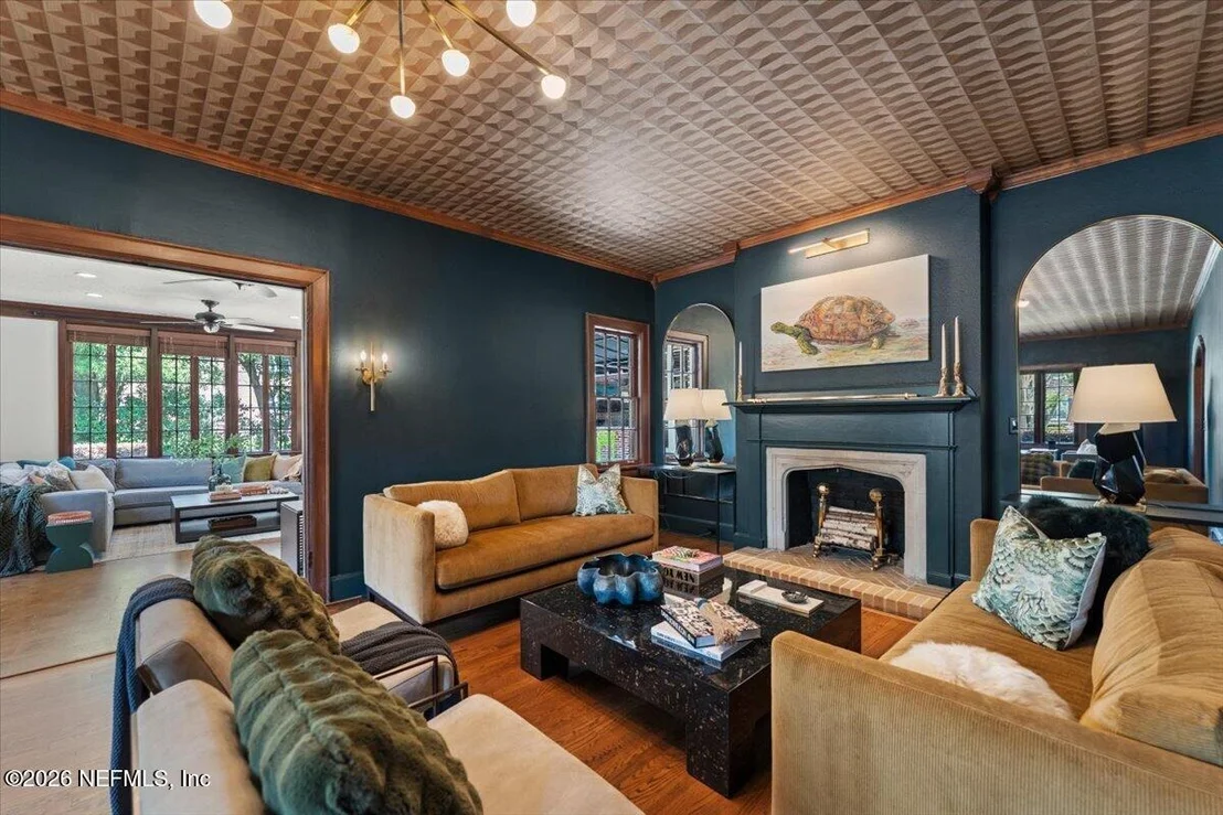 Photo of 3338 RIVERSIDE Avenue