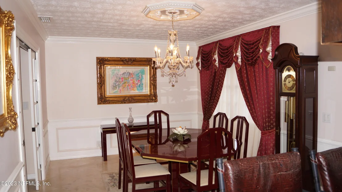 Photo of 6113 RAINTREE Road