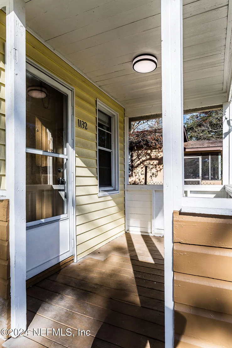 Photo of 1132 DIVISION Street