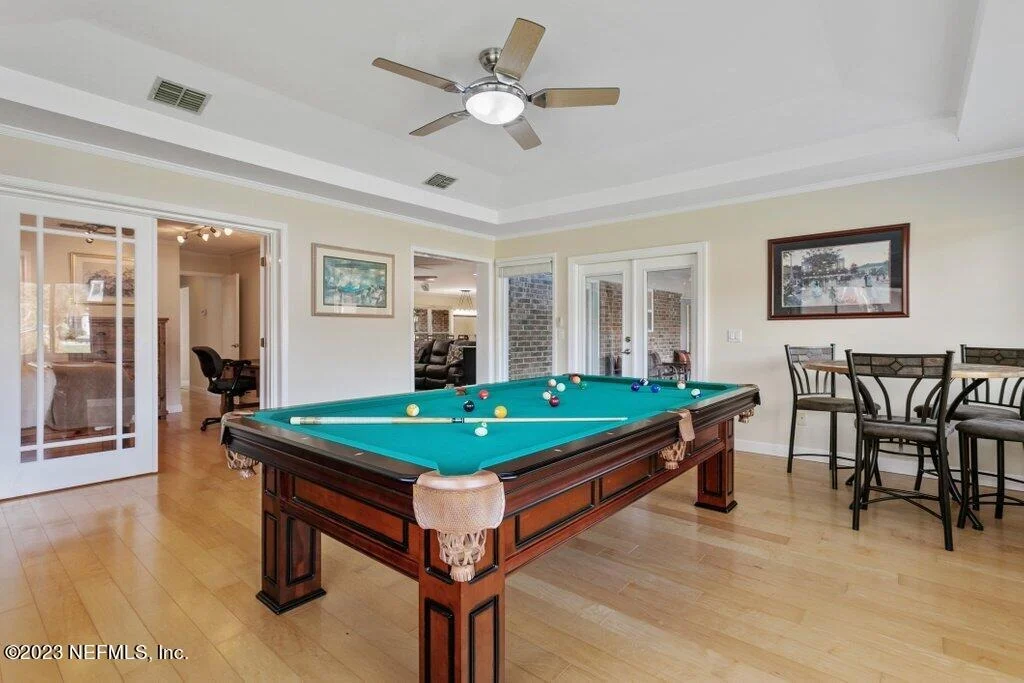 Photo of 241 OAK Drive S